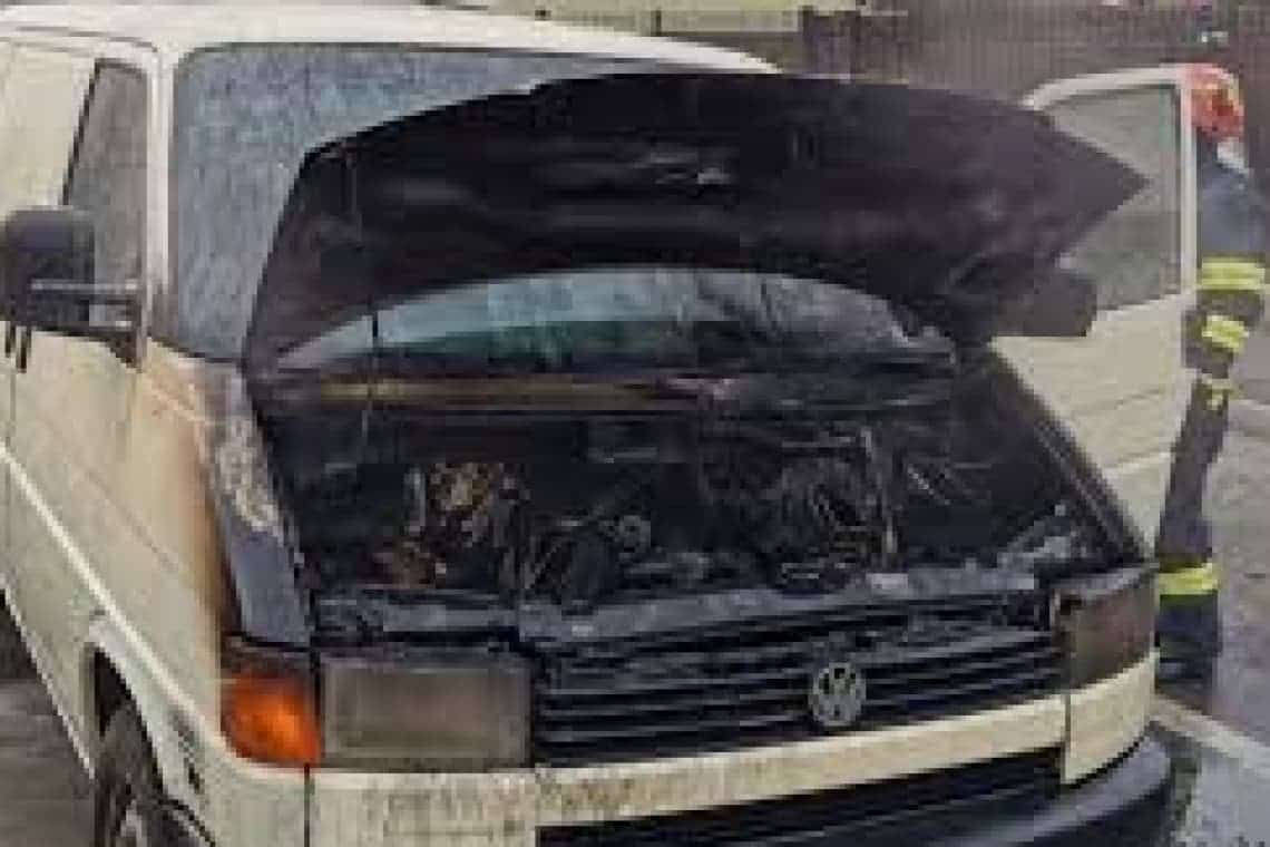 Incendiu la un microbuz, pe Șoseaua Vestului din Ploiești