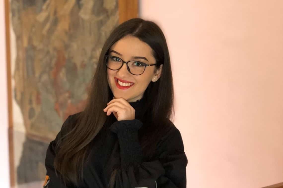 Frumoasa prahoveancă Laura Drăghici, locul 2 la concursul Podul Limbii Chineze, organizat de Ambasada Chinei!