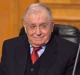O instituție din subordinea Guvernului României cere retragerea titlului de luptător în Revoluție al fostului președinte Ion Iliescu