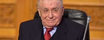 O instituție din subordinea Guvernului României cere retragerea titlului de luptător în Revoluție al fostului președinte Ion Iliescu