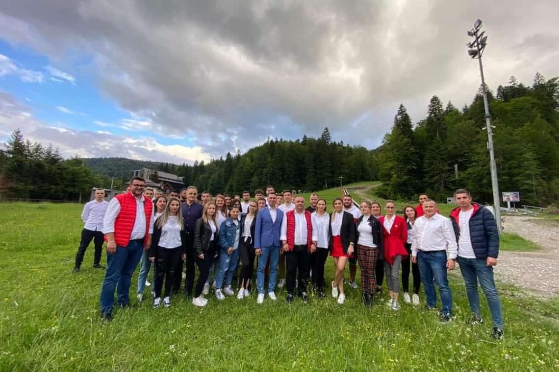 Mădălina Burcea, noul președinte al Tineretului Social Democrat Azuga