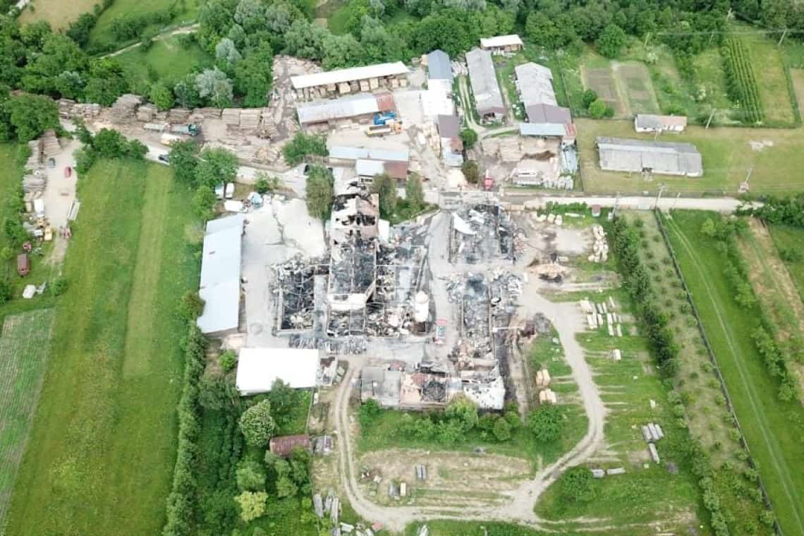 Fabrica de mobilă Bradul Măneciu, mistuită de flăcări săptămâna trecută, va renaște din propria cenușă!