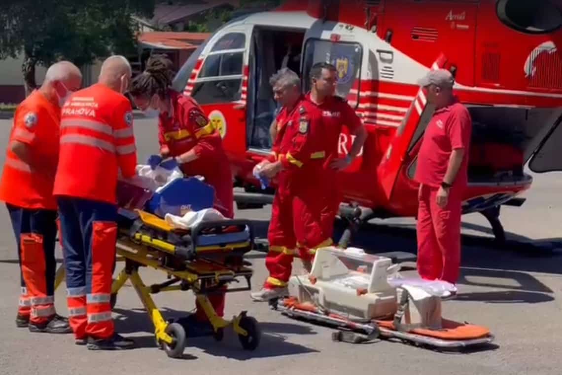 Misiune specială pentru salvarea unui bebeluș venit pe lume la maternitatea din Ploiești