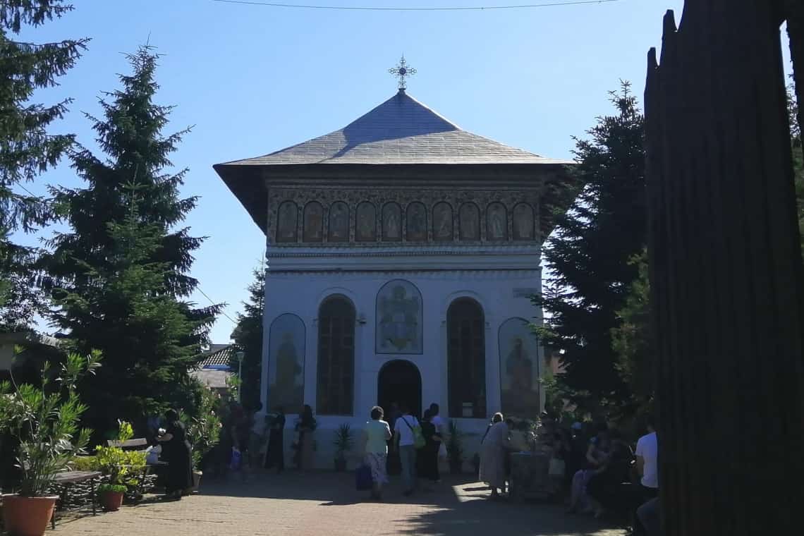 Biserica Domnească “Sf. Apostoli Petru și Pavel” din Ploiești - 383 de ani de la săvârșirea primei slujbe!