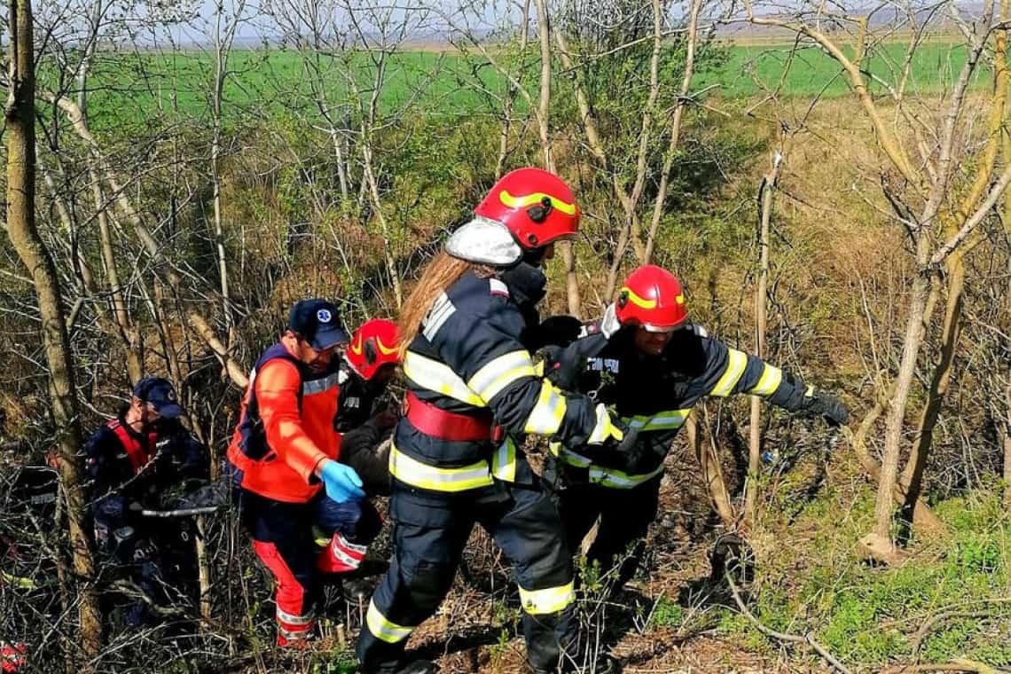 Pompierii, în sprijinul Ambulanței, pentru salvarea unei persoane rănite în zona Tabla Buții