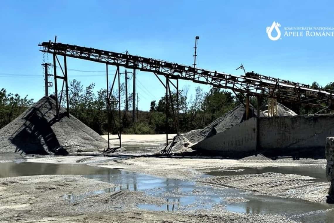 Apele Române/Amenzi de 2,11 milioane de lei pentru balastierele care nu respectă legea