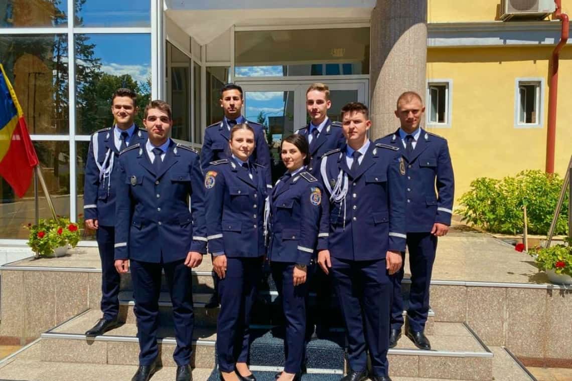 Opt absolvenți ai Academiei de Poliție își încep cariera la IPJ Prahova