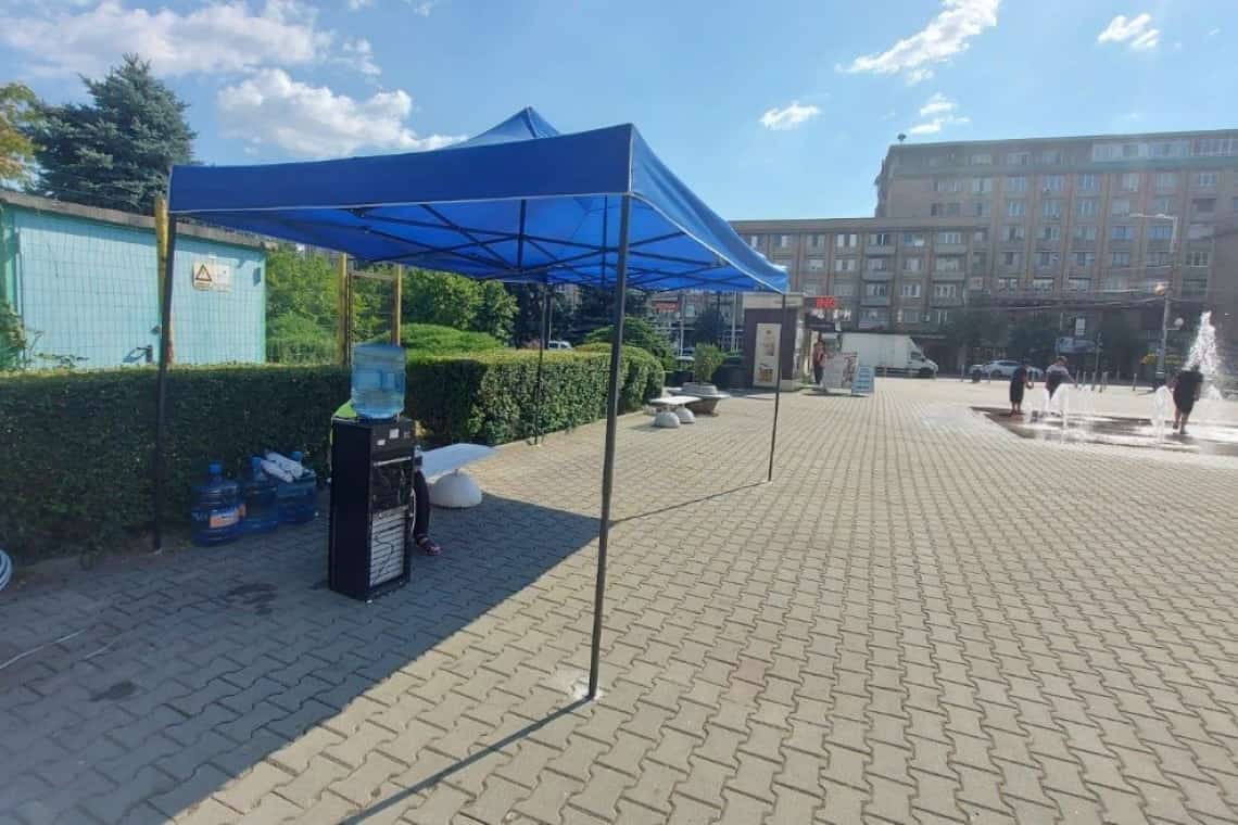 Dozatoare cu apă rece în mai multe zone din Ploiești, în zilele caniculare