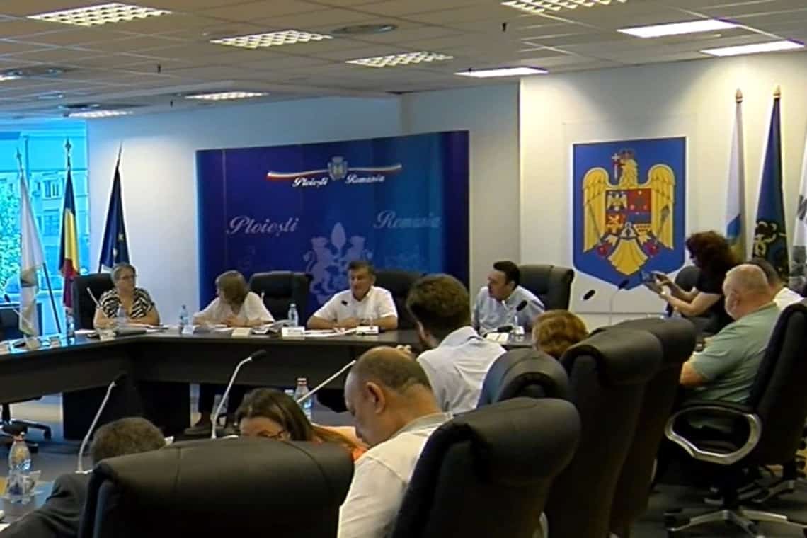 Problema furnizării apei calde în Ploiești, încă în coadă de pește!