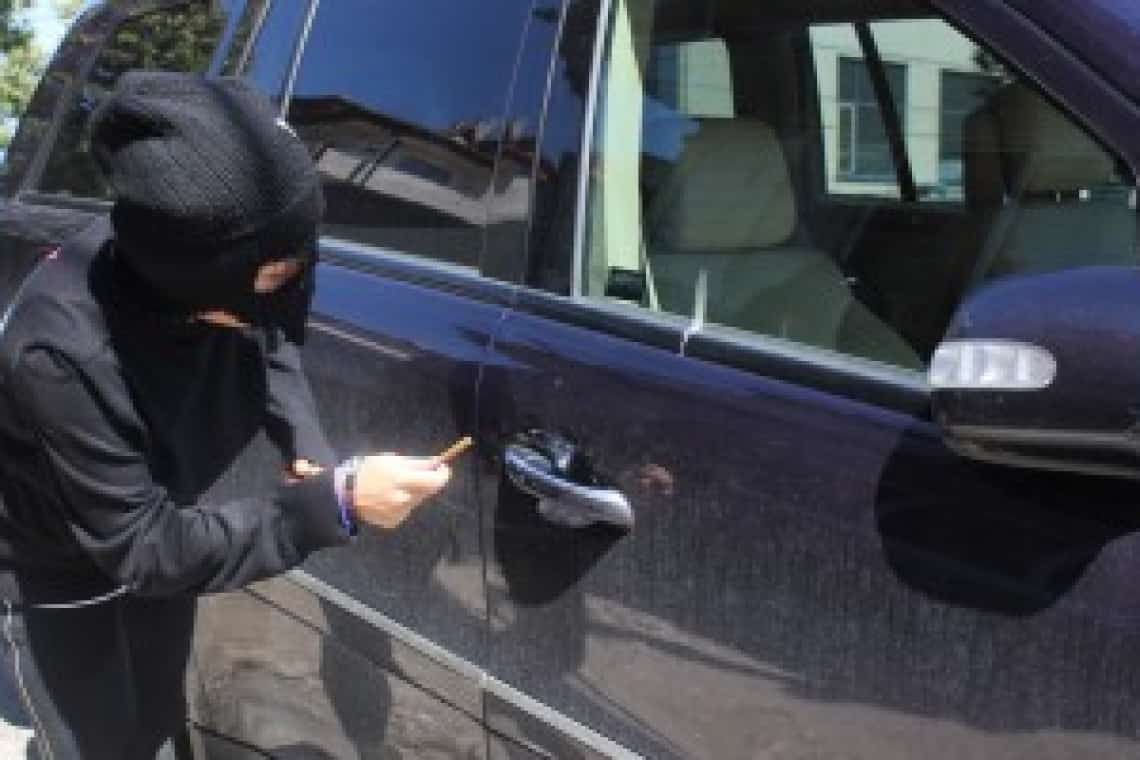 Infractor la 14 ani! Minor din Ploiești, suspect în mai multe cazuri de furt