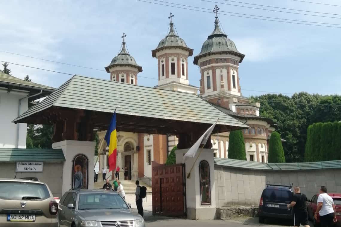 Mănăstirea Sinaia, la 327 de ani! De Sfânta Maria Mare, se inaugurează parcul lăcașului de cult