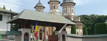 Mănăstirea Sinaia, la 327 de ani! De Sfânta Maria Mare, se inaugurează parcul lăcașului de cult