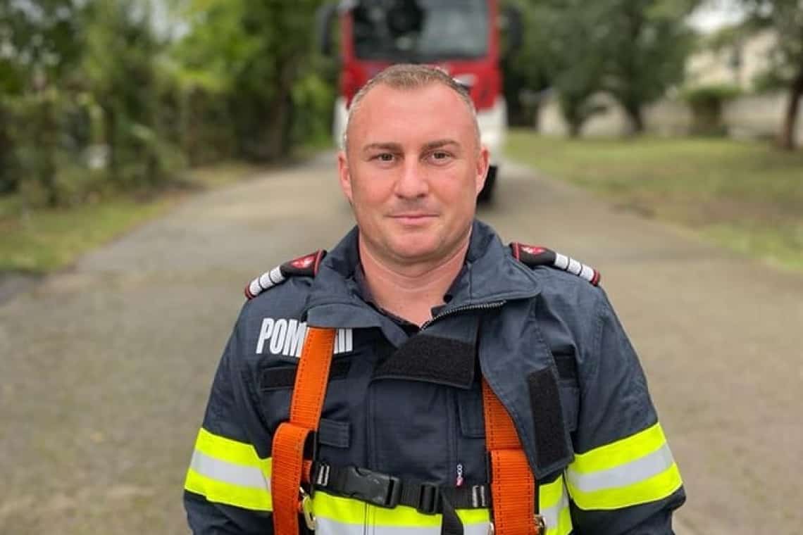 Ionuț Petre, de la Detașamentul de Pompieri Mizil, intervenție pentru salvarea unei femei căzute într-o fântână
