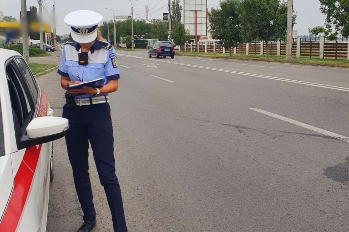 Polițiștii rutieri - controale în trafic, în Ploiești și pe DN 72 