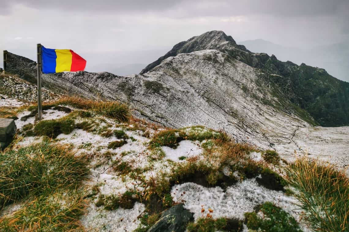 De acum, lăsați-vă șlapii și sandalele acasă! În Bucegi e (aproape) iarnă!