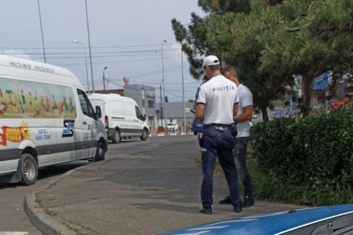 Polițiștii prahoveni îi țin pe șoferi și pe pietoni din BLITZ în BLITZ!