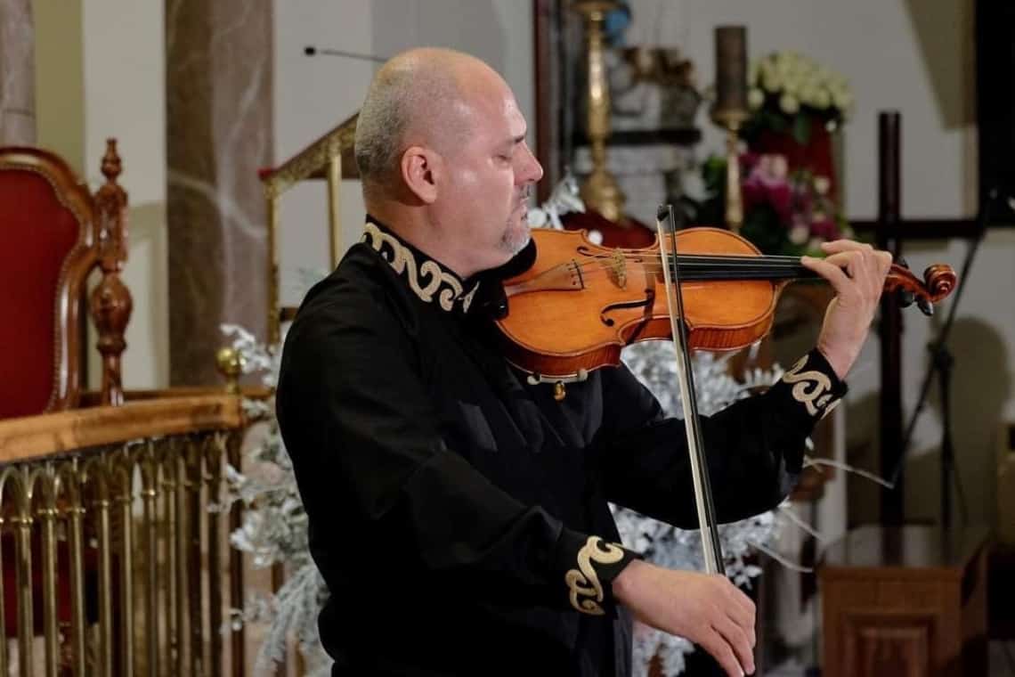 Violonistul Ondin Brezeanu, din Beirut - din nou acasă, la Ploiești! Este noul șef al orchestrei simfonice a Filarmonicii ”Paul Constantinescu”