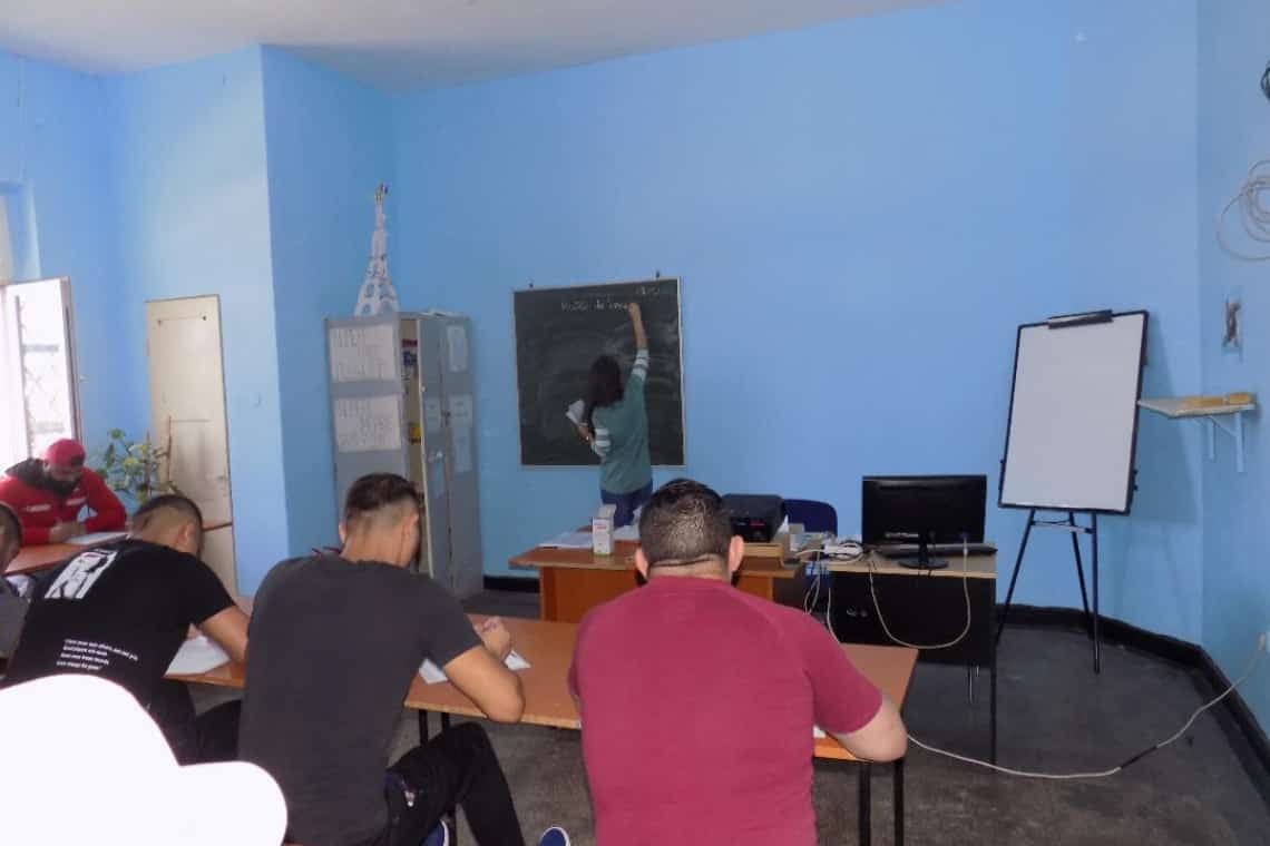 Și 16 deținuți de la Penitenciarul Ploiești au început școala!