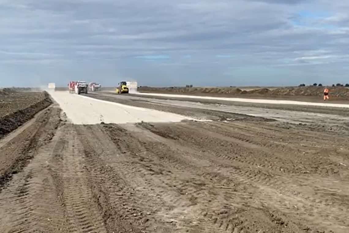 Imagini de pe șantierul autostrăzii Dumbrava-Buzău, tronsonul Mizil-Pietroasele