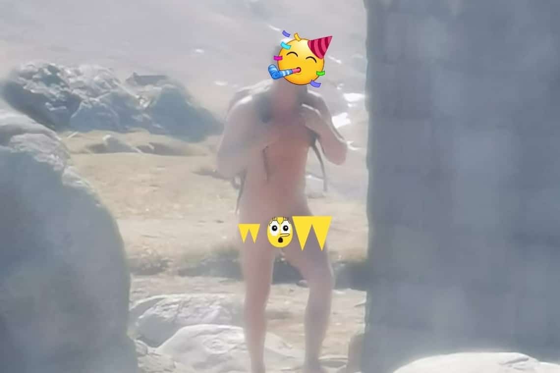 Echipament special/Bărbat gol-pușcă, fotografiat în timp ce urca pe un traseu montan, în Bucegi!