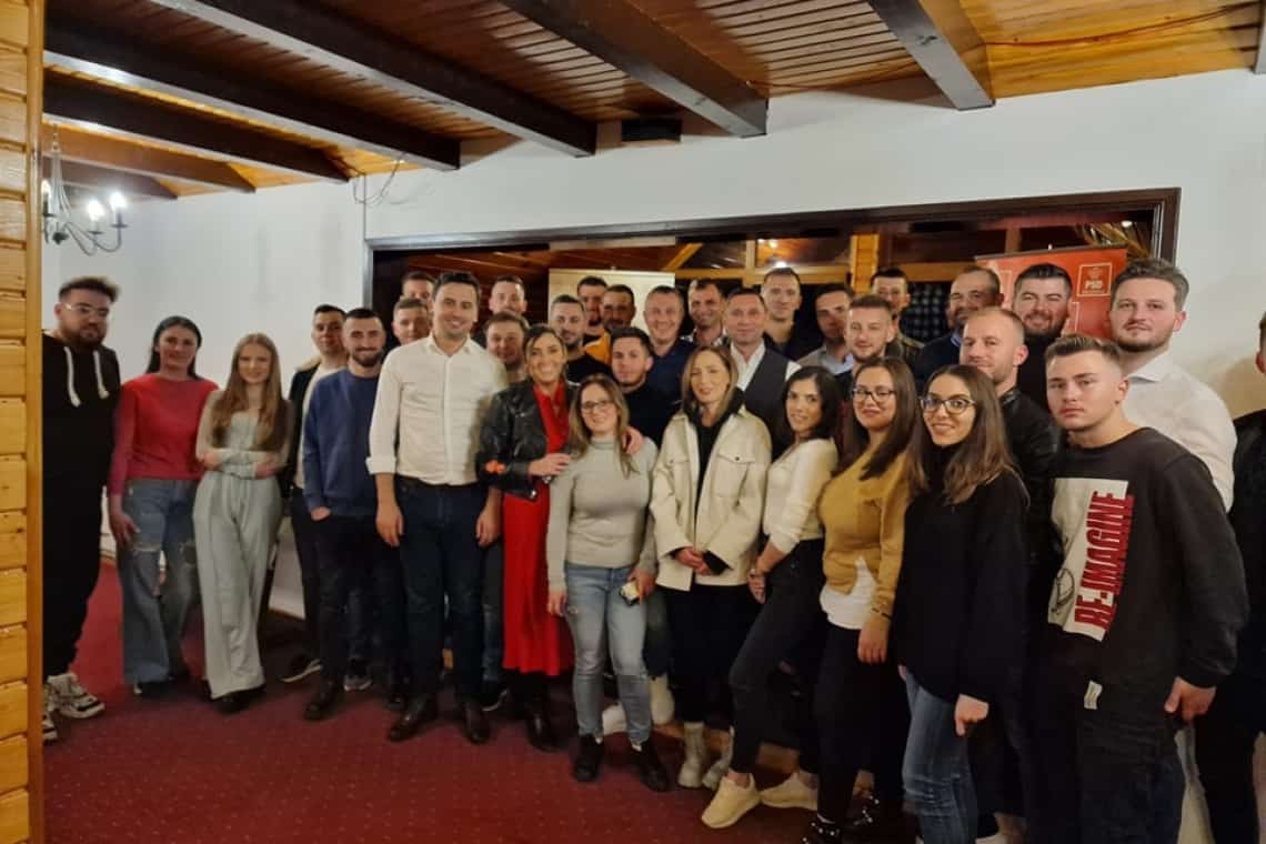 Tinerii social-democrați prahoveni s-au reunit, în weekend, la Valea Doftanei