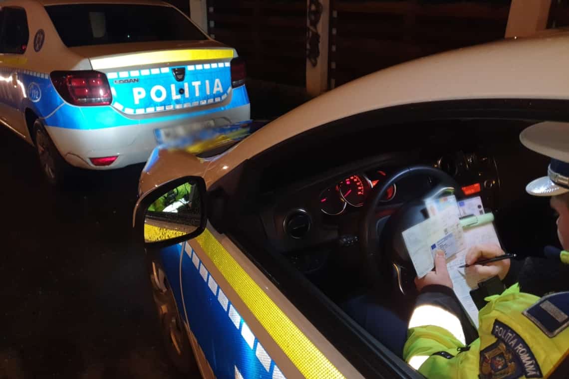 Tânăr din Drajna, prins de polițiști la volanul unui autoturism neînmatriculat și cu numere false