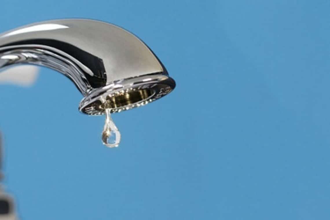 Mai multe zone din orașul Sinaia au rămas fără apă potabilă. Anunțul Hidro Prahova