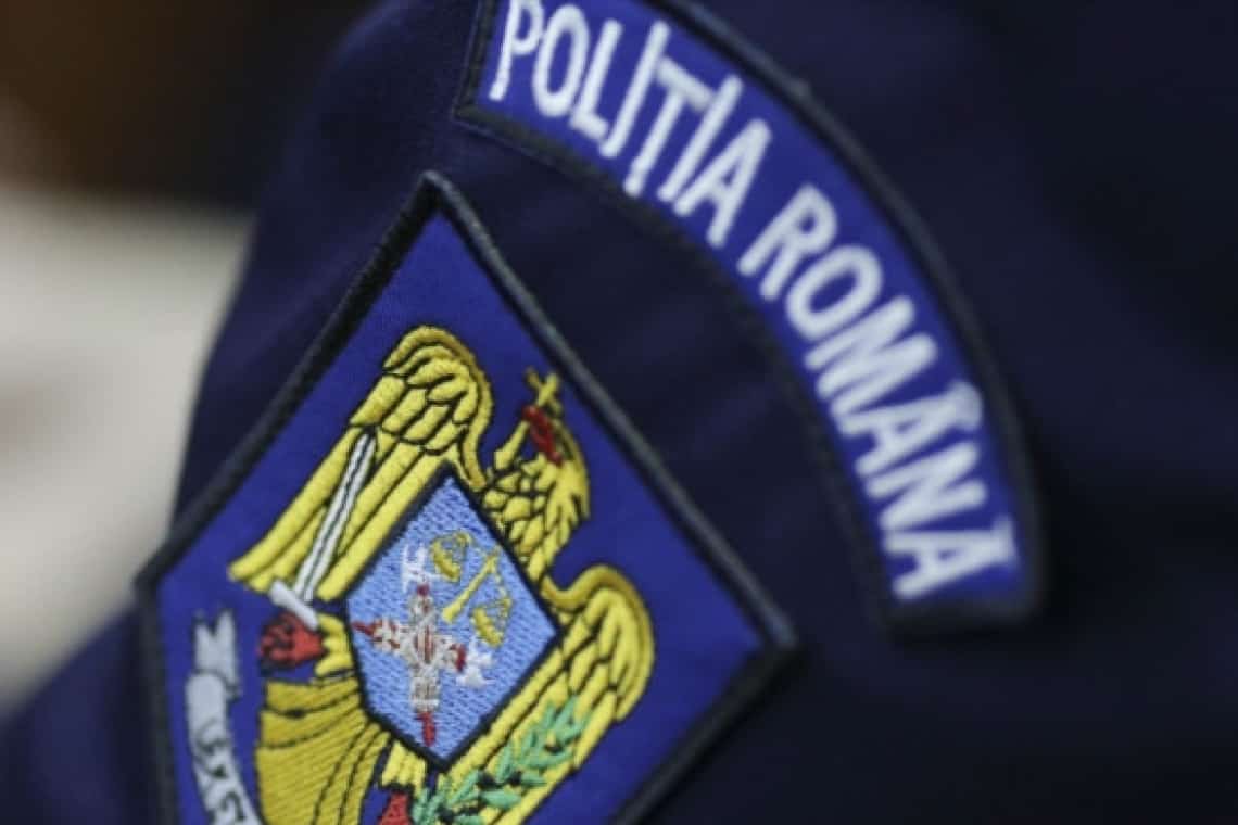 Autoturism furat din parcarea blocului, în Ploiești. Polițiștii au demarat cercetările pentru prinderea hoților