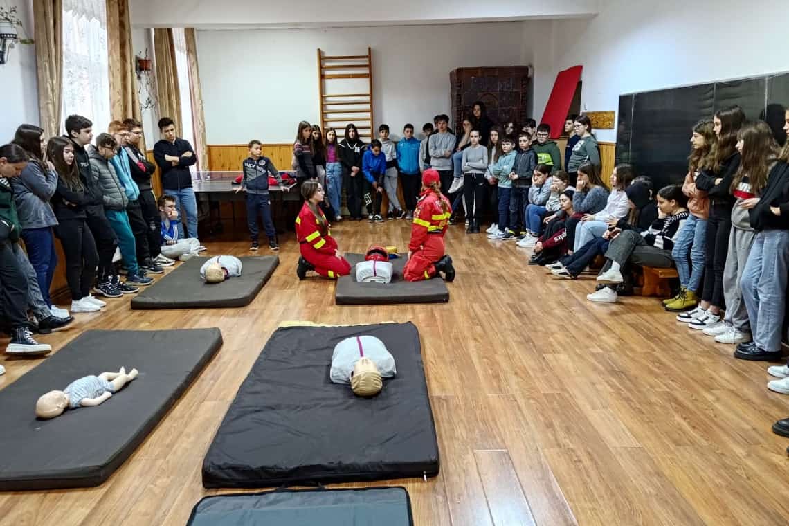 Săptămâna Protecției Civile/ Sesiuni de instruire a elevilor și cadrelor didactice, derulate de ISU Prahova
