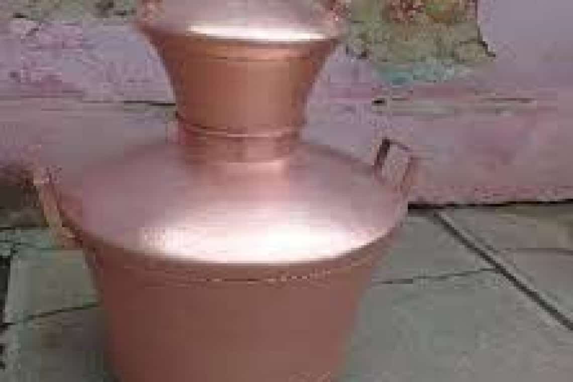 A furat cazanul de țuică din curtea unui mizilean și l-a vândut la fier vechi