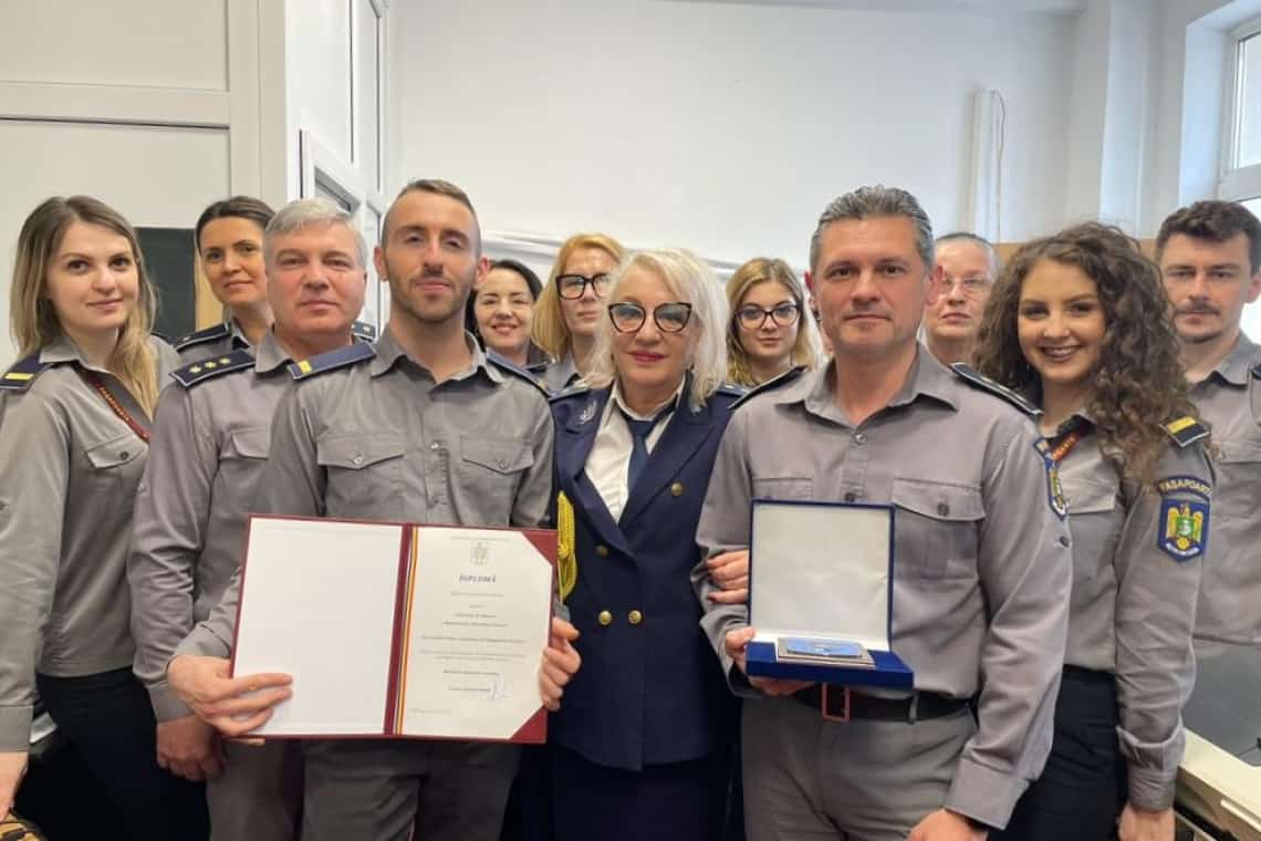 Serviciul Pașapoarte Prahova a primit ”Placheta de Onoare a Ministerului Afacerilor Interne”
