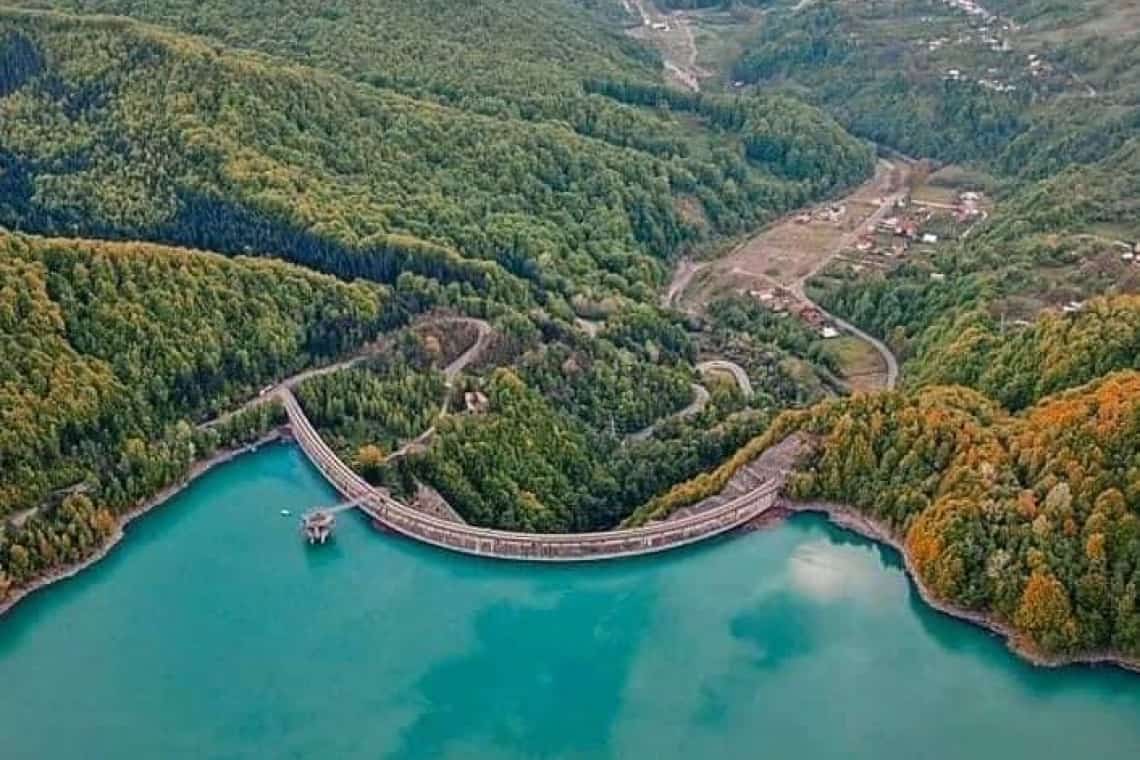 Lucrări la Centrala Hidroelectrică Paltinu. Unele componente necesită reparații