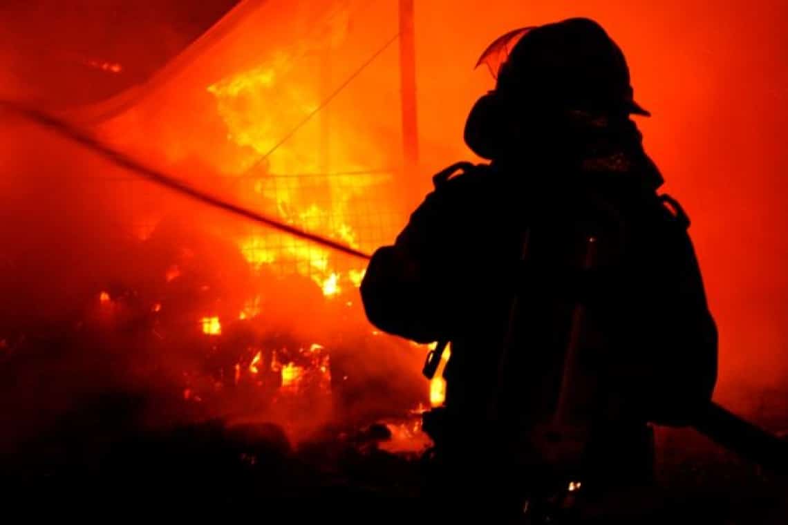 Incendiu de proporții în Câmpina, sâmbătă după-amiază
