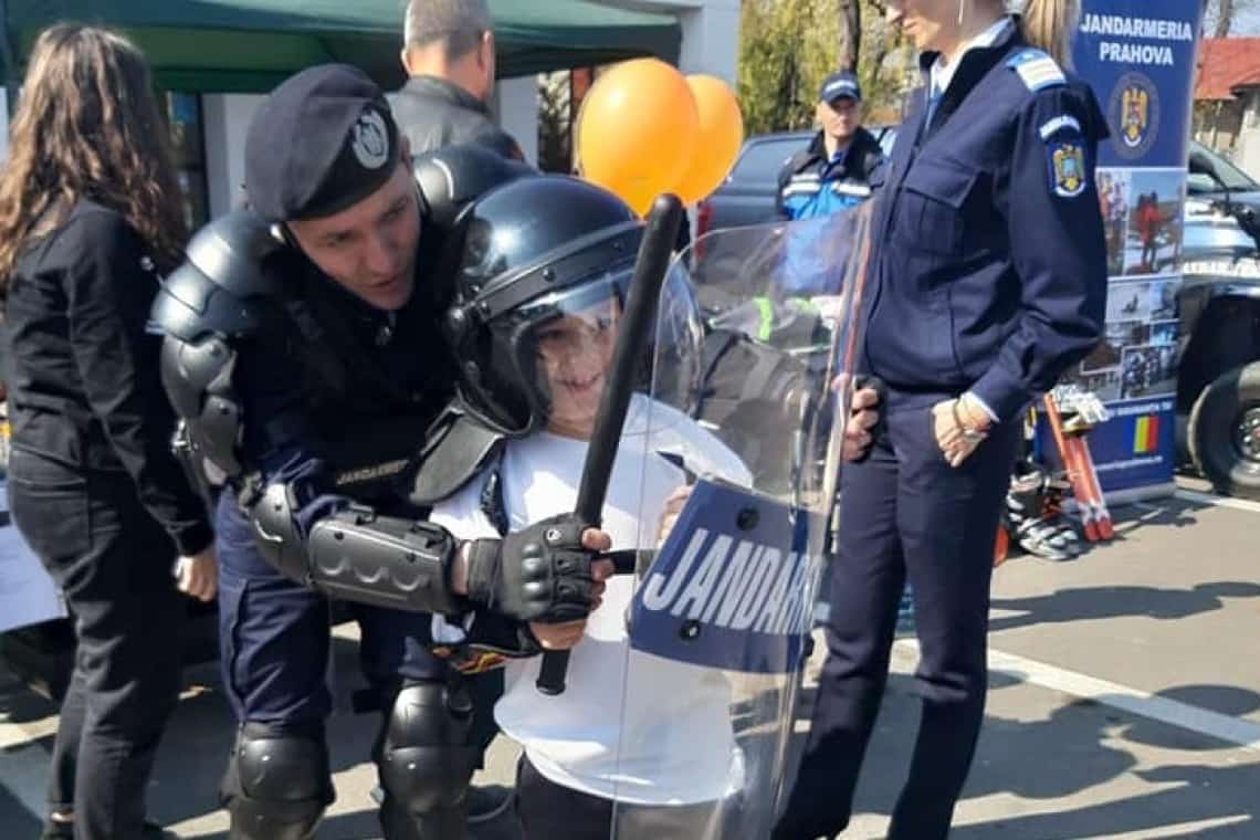 Jandarmii prahoveni au pregătit surprize pentru copii și adulți, de Ziua Jandarmeriei Române. Aflați unde puteți merge pe 1 și 2 aprilie