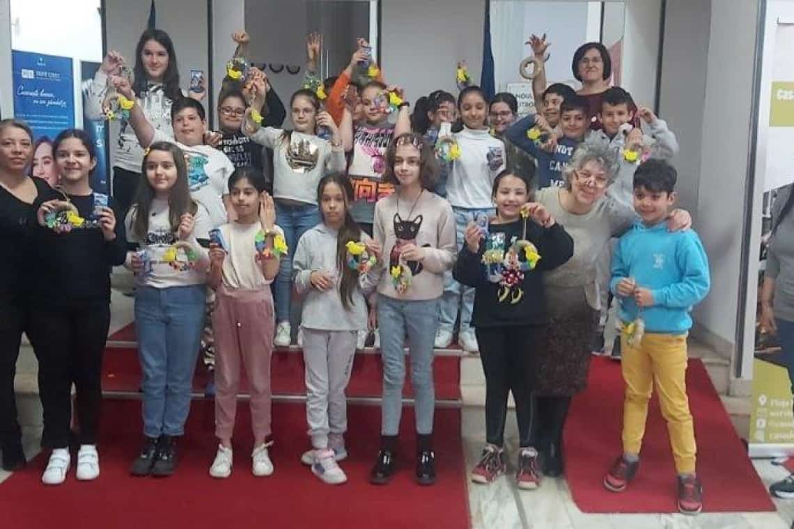 Sute de elevi din Ploiești participă la “Atelierele de Paști”, la Teatrul ”Toma Caragiu”