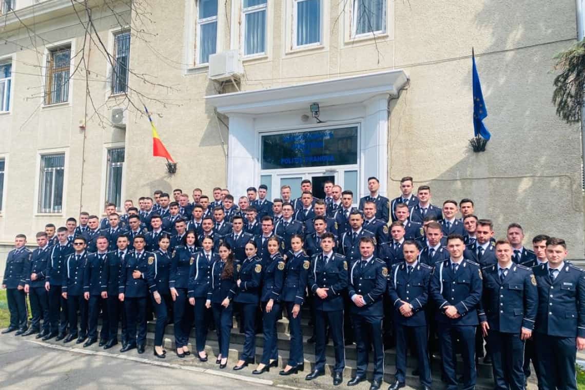 IPJ Prahova ”s-a îmbogățit” cu încă 77 de polițiști! Un prahovean din Comarnic este șef al promoției aprilie 2023