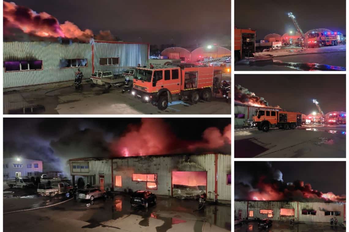 Hală mistuită de flăcări, în apropierea Parcului Municipal Ploiești Vest - UPDATE