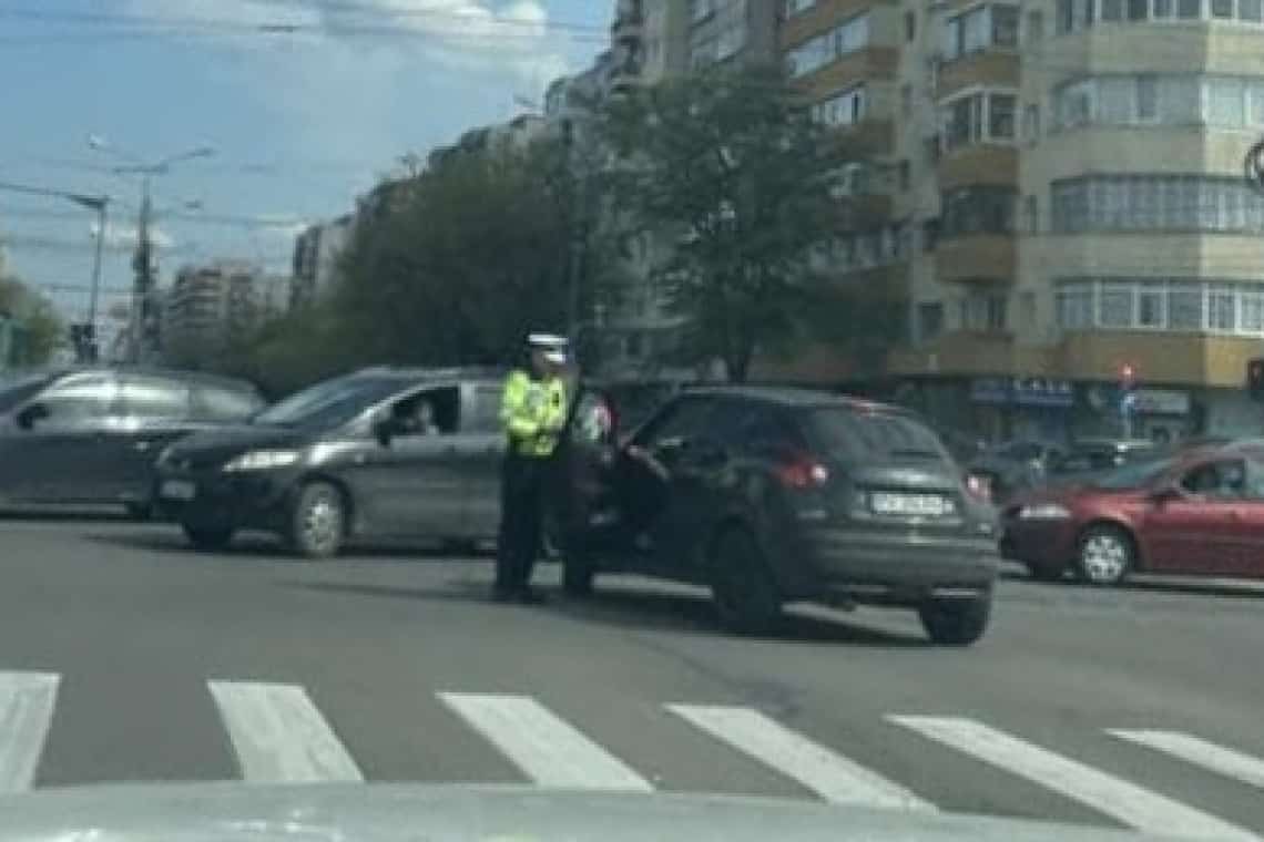 Ploiești/ Accident pe Șoseaua Nordului. Șoferul unuia dintre autoturismele implicate era băut