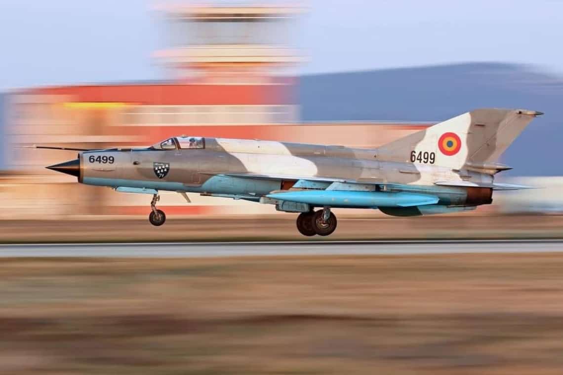 MiG-21 LanceR va zbura pentru ultima oară în România. Avioanele militare vor fi scoase din serviciu