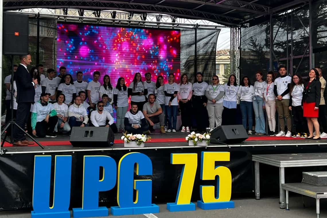 Sărbătoarea Generației #75 a Universității Petrol-Gaze a însuflețit centrul Ploieștiului cu imnul ”Gaudeamus igitur”