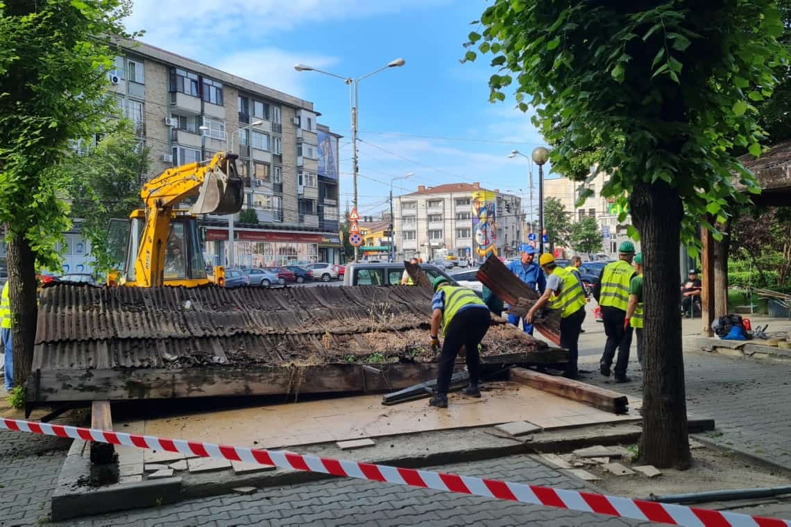 Foișoarele putrezite din centrul Ploieștiului vor fi înlocuite cu spații de relaxare