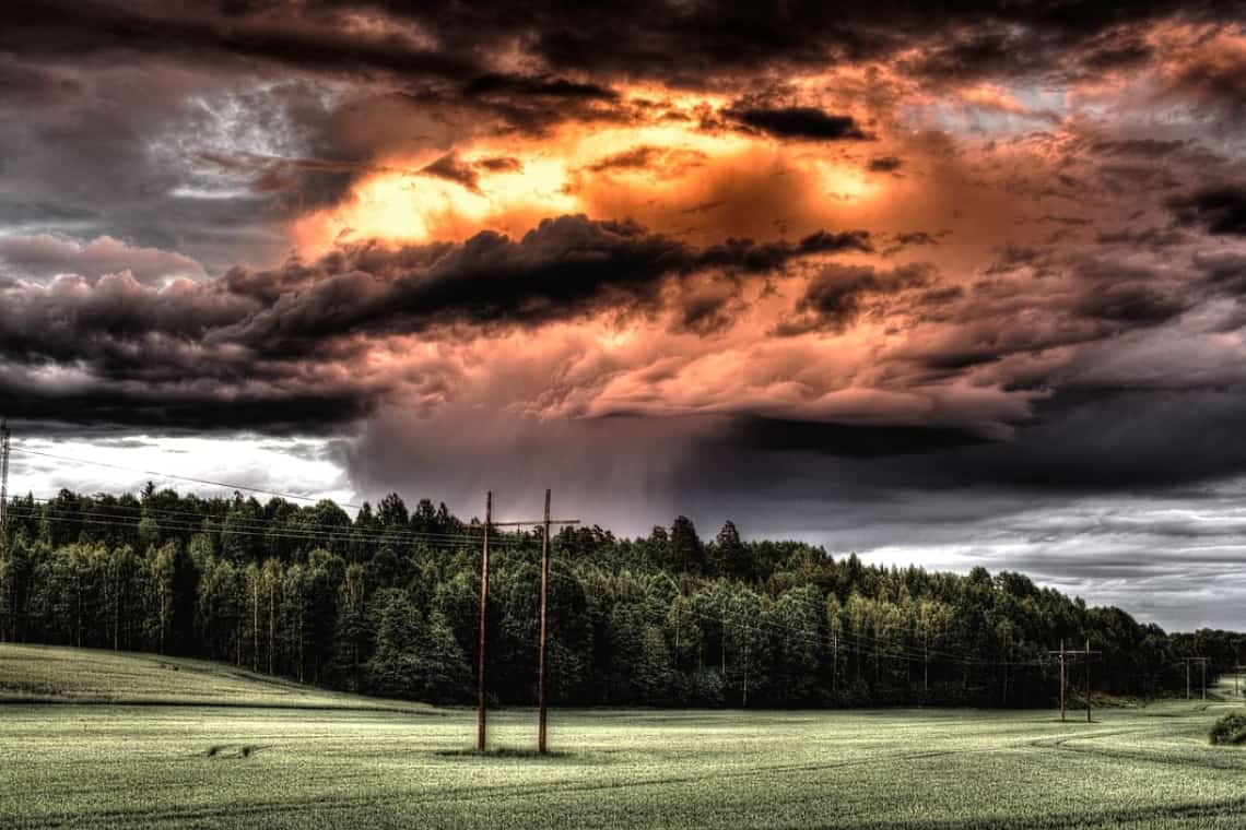 14 localități prahovene sunt sub COD PORTOCALIU de ploi torențiale, vijelii și grindină. COD GALBEN pentru alte zeci de localități din Prahova