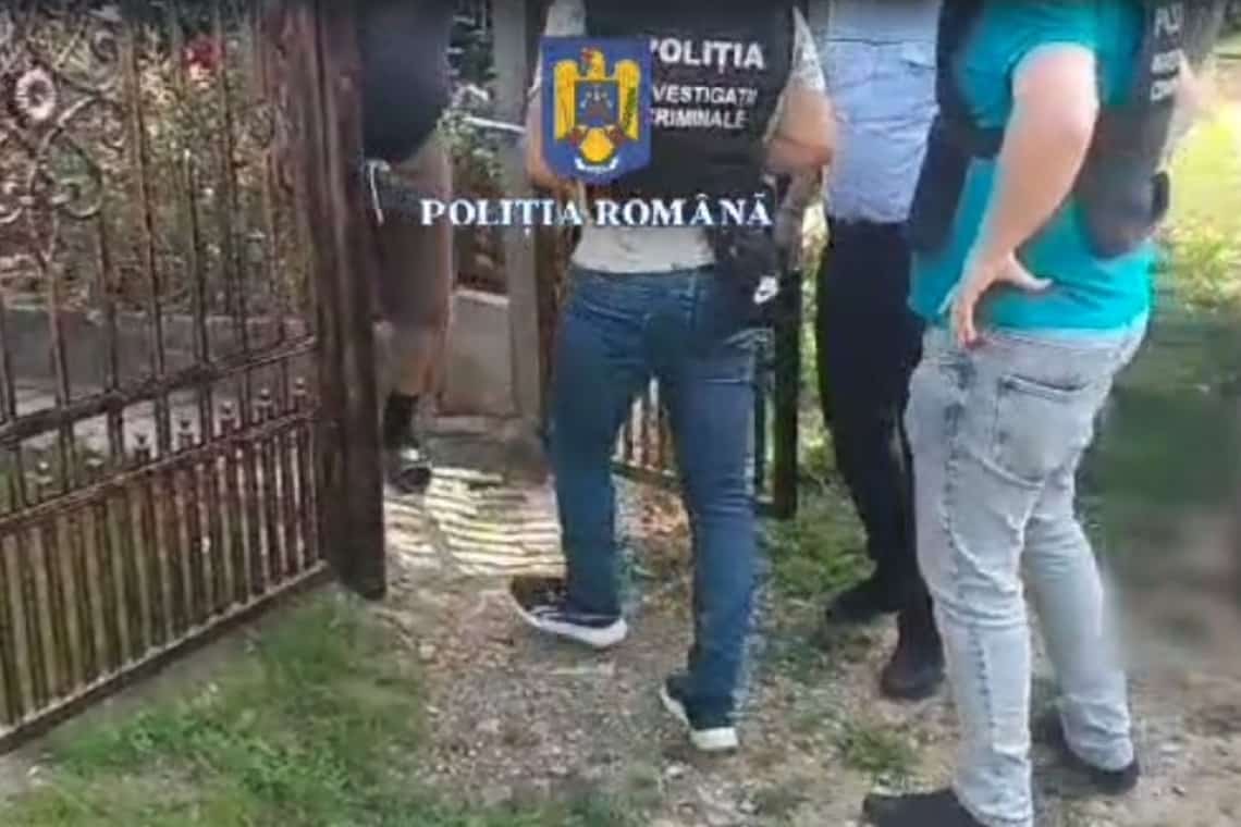 Un prahovean în vârstă de 44 de ani, cercetat pentru că ar fi violat două minore cu handicap, pe care le avea în plasament