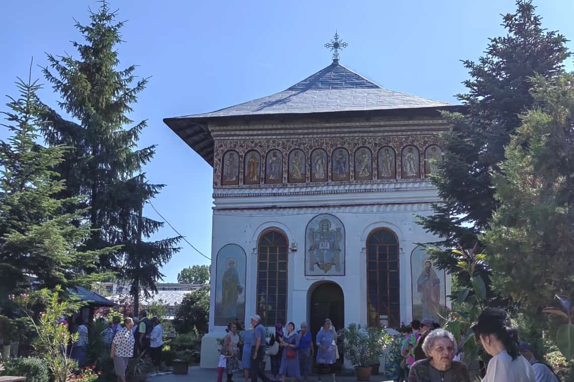 Biserica Domnească ”Sf. Apostoli Petru și Pavel” din Ploiești a împlinit 384 de ani, în ziua hramului!