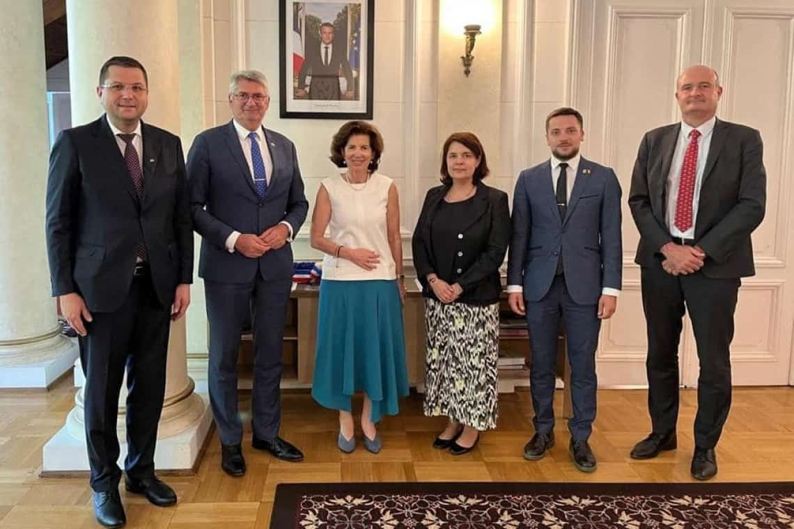 Aderarea României la Schengen, subiect abordat de parlamentarul de Prahova Simona Maya Teodoroiu la o reuniune organizată la Ambasada Franței