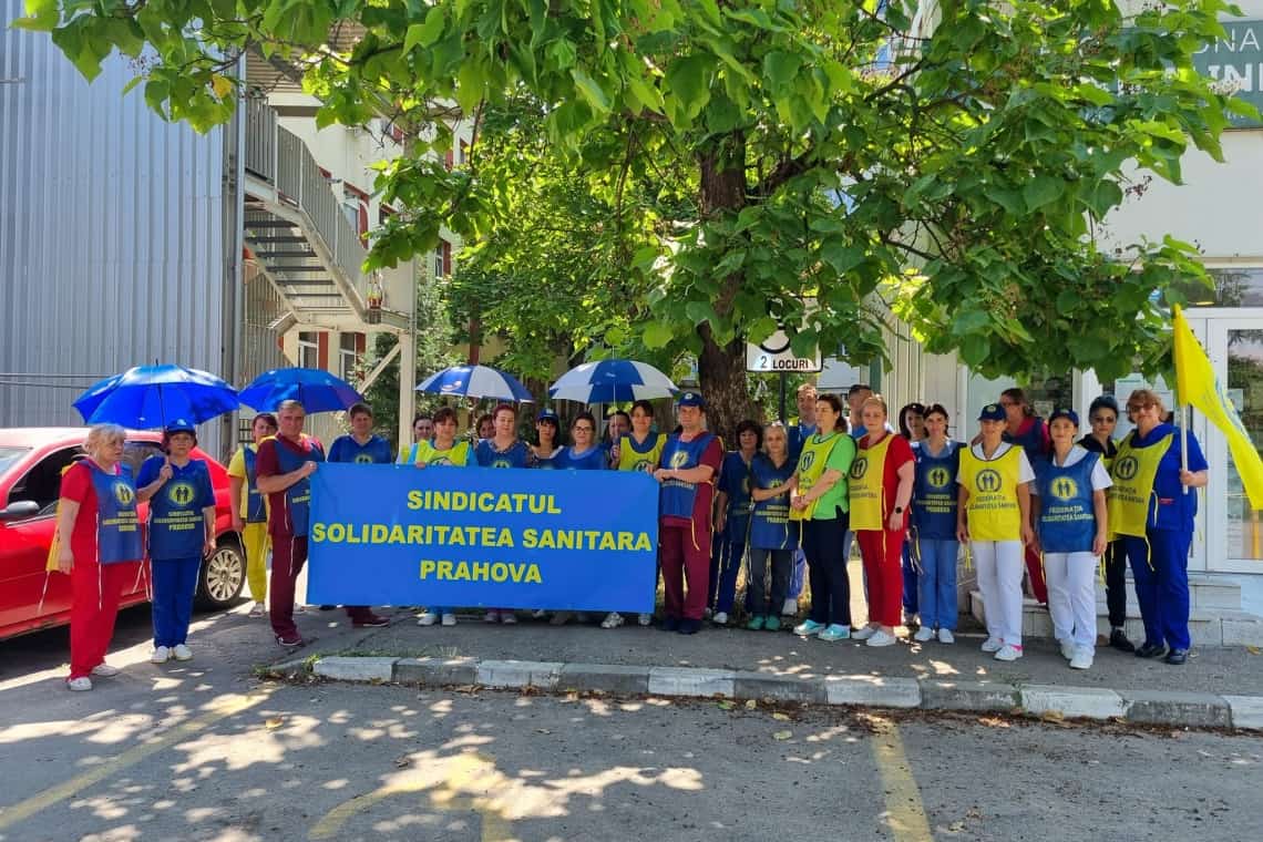 Sindicaliștii din ”Solidaritatea Sanitară” Prahova au protestat în curtea spitalelor