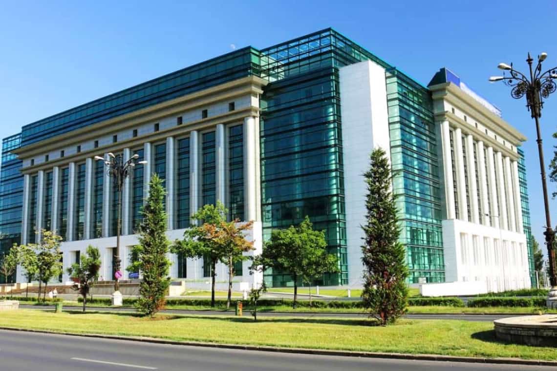 Ploșnițele închid Biblioteca Națională a României timp de o lună și jumătate