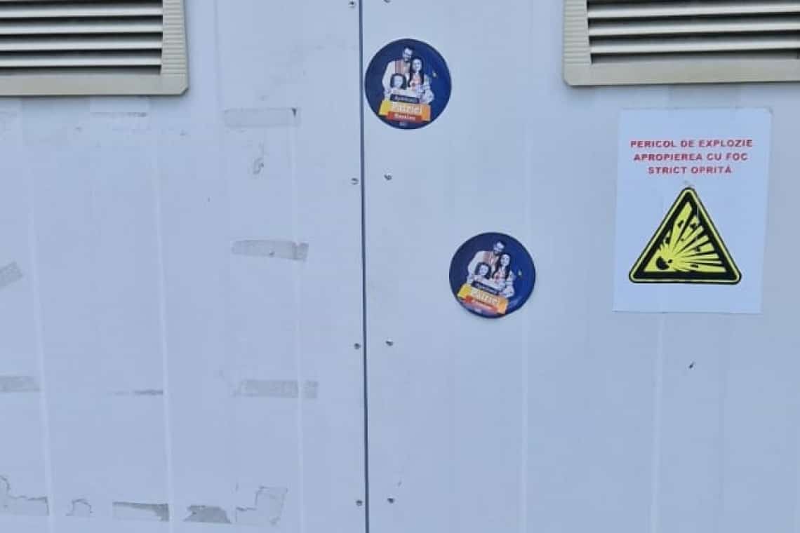 Prefectul Virgil Nanu face apel la partidele politice să nu mai lipească afișe electorale în spațiul public, în afara perioadelor de campanie