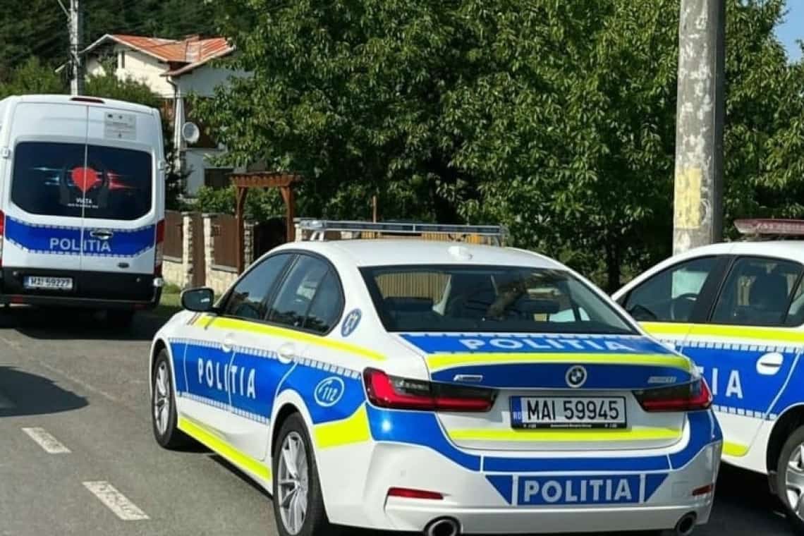 Un tânăr cu permisul suspendat și sub influența substanțelor interzise, urmărit de polițiști în trafic. S-a ales cu dosar penal