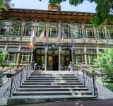 Cel mai vechi hotel din Sinaia, o clădire-monument de peste 140 de ani/ Galerie foto